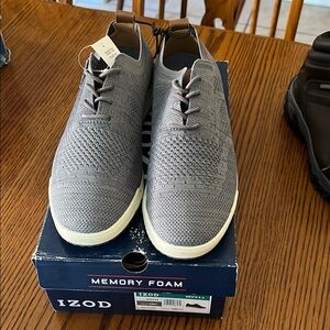 IZOD Men's Gray Knit Shoes